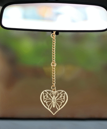 Heart-Shaped Butterfly Car Rearview Mirror Hanging Charm, Gold-Tone Chain, Decorative Car Accessory