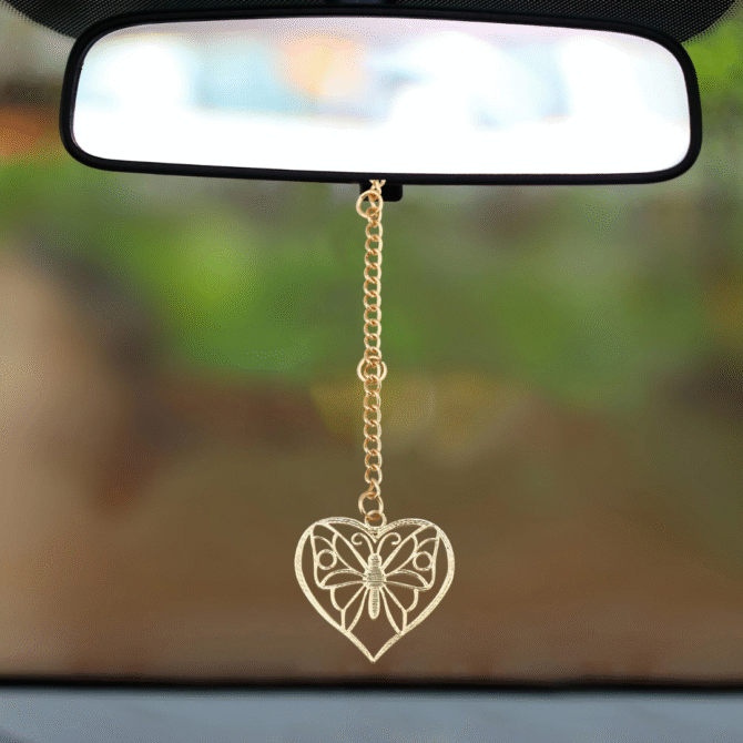 Heart-Shaped Butterfly Car Rearview Mirror Hanging Charm, Gold-Tone Chain, Decorative Car Accessory