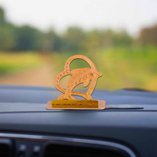 Decorative Car Dashboard Dolphin Ornament, Gold-Plated Finish in Brass - Image 2