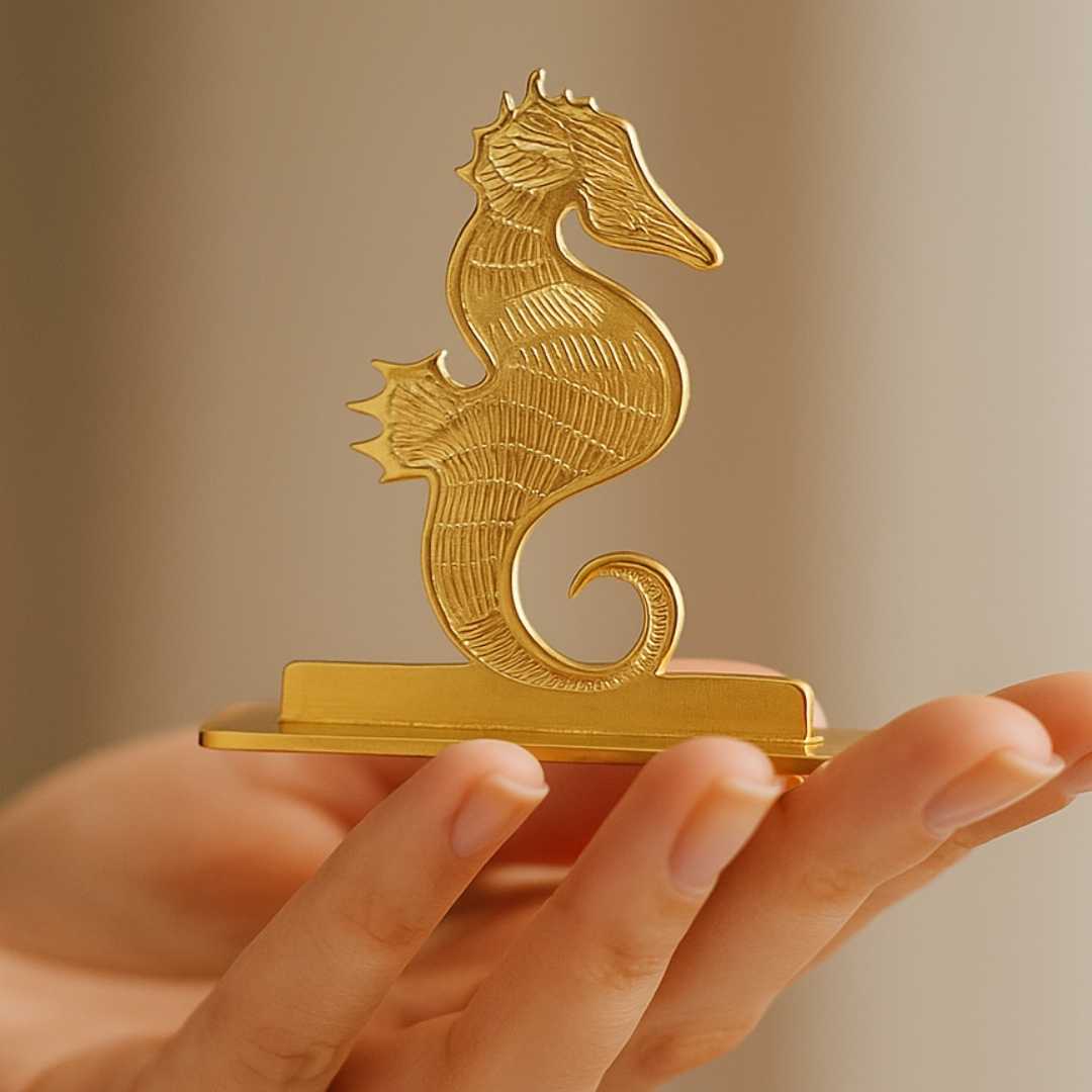 Decorative Seahorse Car Dashboard Ornament, GGold-Plated Finish in Brass - Image 3